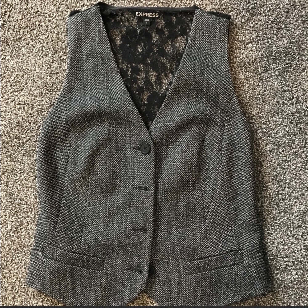 Express lace vest, sz 6